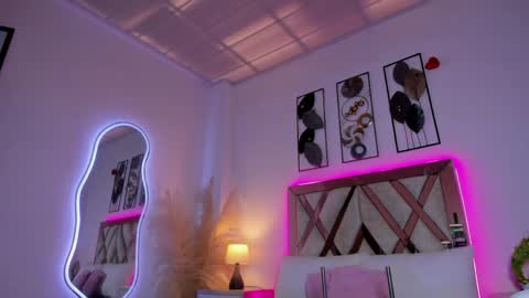 Snapshot of estrellavega_ chatting on 03/25/26, 01:28 Estrella online show from 03/25/26, 01:28
