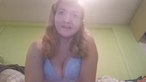 estrellawalters online show from 12/08/24, 05:44