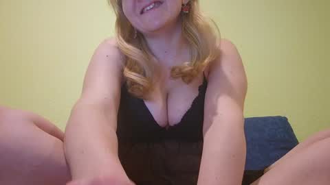 estrellawalters online show from 01/25/25, 03:52