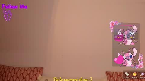 Snapshot of esty_siela chatting on 10/22/25, 05:45 lets get to know each other better in pm online show from 10/22/25, 05:45