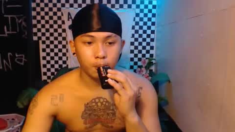 Snapshot of esward_tynn chatting on 11/12/25, 04:57 im esward tynn online show from 11/12/25, 04:57