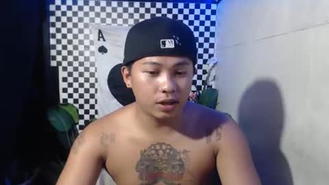 Snapshot of esward_tynn chatting on 12/14/25, 05:02 im esward tynn online show from 12/14/25, 05:02