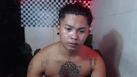 Snapshot of esward_tynn chatting on 12/21/25, 02:30 im esward tynn online show from 12/21/25, 02:30