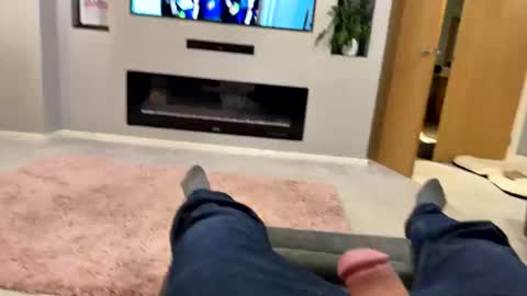 Snapshot of esxguy1 chatting on 03/17/26, 08:56 esxguy1 online show from 03/17/26, 08:56