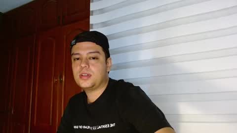 Snapshot of etan_22 chatting on 10/30/25, 07:54 etan_22 online show from 10/30/25, 07:54