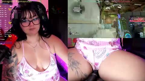 Snapshot of eternaaura_ chatting on 05/11/26, 04:04 Aura online show from 05/11/26, 04:04