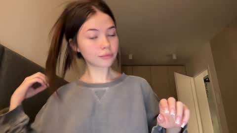 nika 3 online show from 12/06/24, 02:28