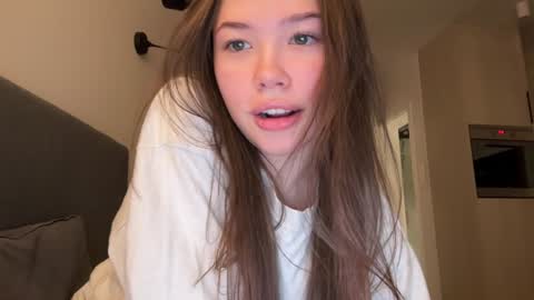 nika 3 online show from 12/15/24, 05:31