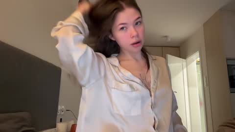 nika 3 online show from 01/18/25, 12:57