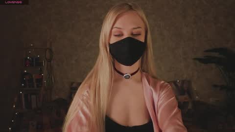 Snapshot of eternalophelia chatting on 03/27/26, 09:58 Sophia online show from 03/27/26, 09:58