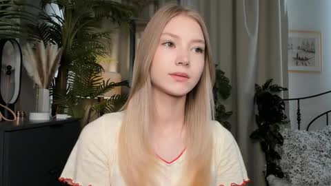 Natalie online show from 09/14/25, 05:39