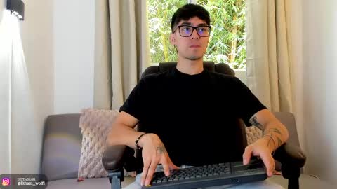 etham_wolf1 online show from 04/25/26, 03:31