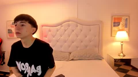 ethan and ava online show from 01/19/25, 01:22