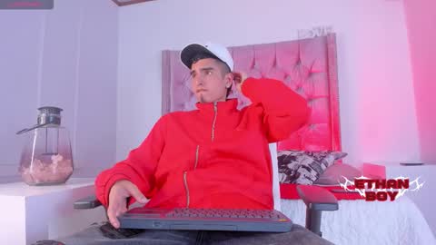 Ethan online show from 11/25/25, 09:04