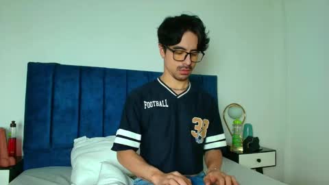 Snapshot of ethan_briggs chatting on 12/14/25, 03:34 ethan online show from 12/14/25, 03:34