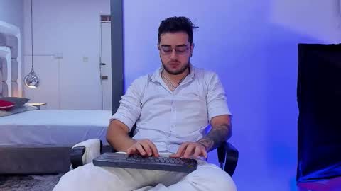 ethan_greys online show from 12/23/25, 04:32