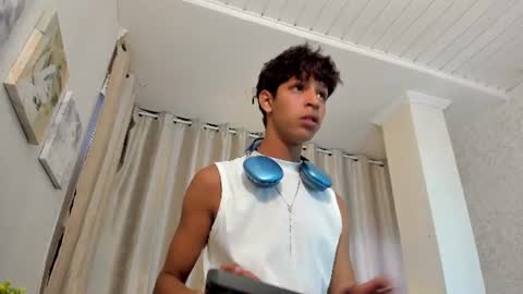 Snapshot of ethan_qop chatting on 07/05/26, 10:06 Ethan online show from 07/05/26, 10:06