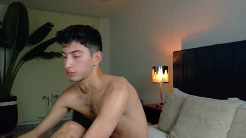 Snapshot of ethan_skiny_ chatting on 11/02/25, 04:59 Joan online show from 11/02/25, 04:59