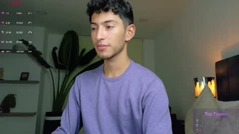 Snapshot of ethan_skiny_ chatting on 12/01/25, 04:17 Joan online show from 12/01/25, 04:17