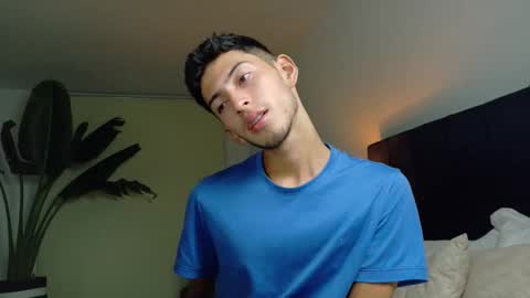 Snapshot of ethan_skiny_ chatting on 12/02/25, 04:40 Joan online show from 12/02/25, 04:40