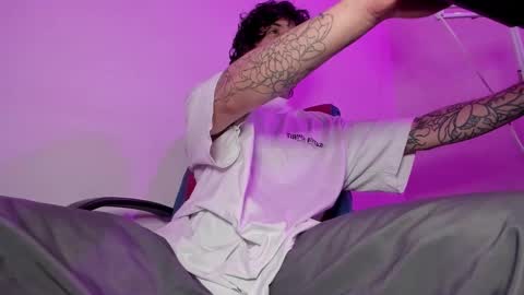 Ethan sykes online show from 10/11/25, 03:28