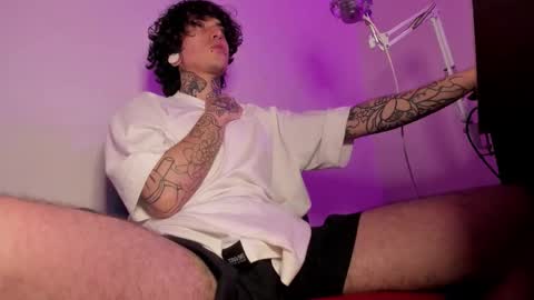 Snapshot of ethan_sykes chatting on 11/12/25, 04:35 Ethan sykes online show from 11/12/25, 04:35