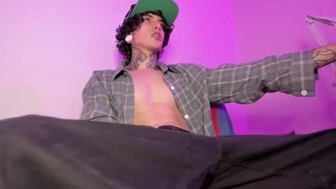 Snapshot of ethan_sykes chatting on 11/15/25, 12:19 Ethan sykes online show from 11/15/25, 12:19