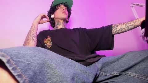 Snapshot of ethan_sykes chatting on 11/19/25, 03:17 Ethan sykes online show from 11/19/25, 03:17