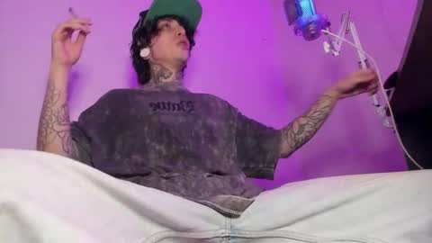 Snapshot of ethan_sykes chatting on 11/21/25, 03:49 Ethan sykes online show from 11/21/25, 03:49