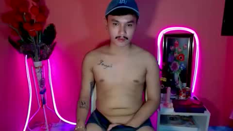 Snapshot of ethan_uwuxx chatting on 09/19/25, 05:02 DAVE online show from 09/19/25, 05:02