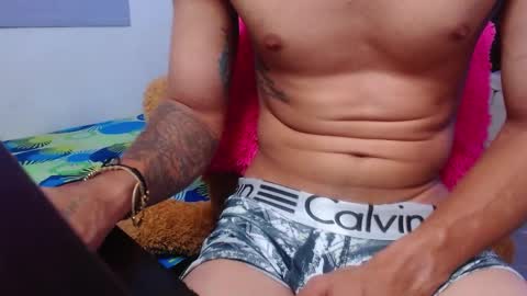 Snapshot of ethan_white_ chatting on 02/21/25, 09:24 ethan white online show from 02/21/25, 09:24