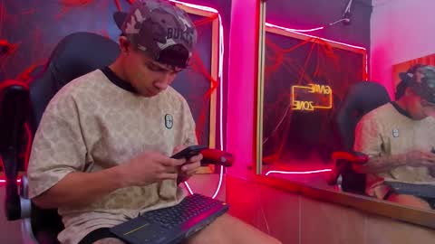 Ethan online show from 10/26/25, 04:18