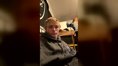 Snapshot of ethanbmx2001 chatting on 04/27/26, 10:35 ethanbmx2001 online show from 04/27/26, 10:35