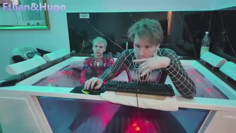 Snapshot of ethanhugo chatting on 04/20/26, 03:31 Hugo and Ethan online show from 04/20/26, 03:31