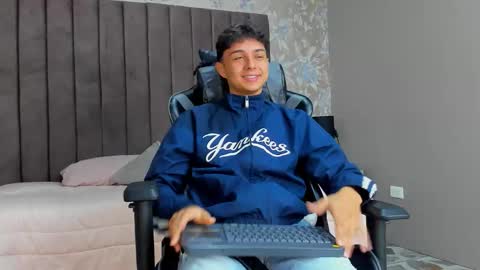 ethanlowell online show from 09/18/25, 05:20