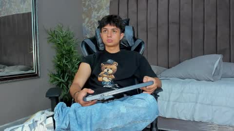 ethanlowell online show from 09/26/25, 06:06