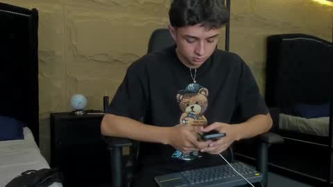 ethanlowell online show from 10/22/25, 04:46