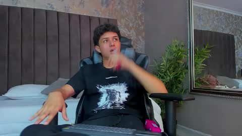 ethanlowell online show from 11/04/25, 10:53