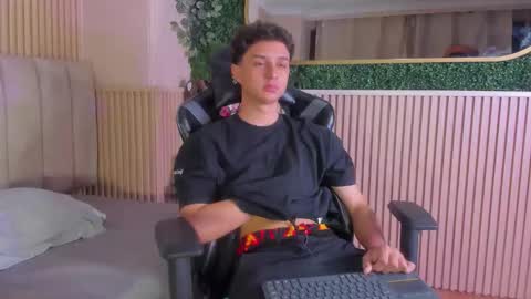 ethanlowell online show from 02/18/26, 03:24