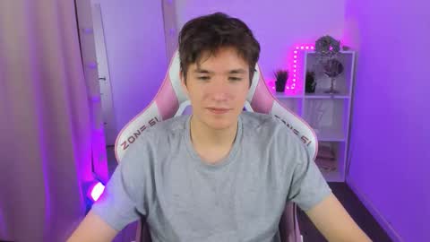 Ethan online show from 09/17/25, 05:53