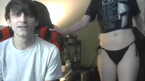 Snapshot of ethanvsvioletxxx chatting on 12/17/25, 01:22 ethanvsvioletxxx online show from 12/17/25, 01:22