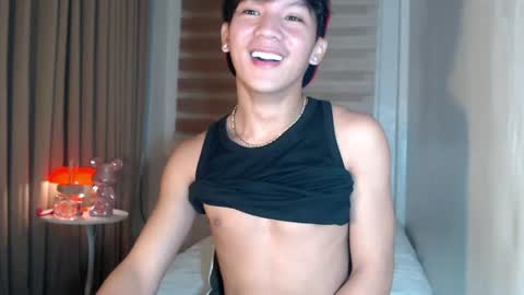 Snapshot of etherealboytoy4hire chatting on 06/25/26, 02:32 Rey online show from 06/25/26, 02:32