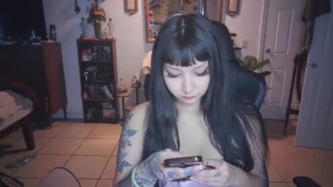 Snapshot of etherealhazy chatting on 12/12/24, 10:31 etherealhazy online show from 12/12/24, 10:31