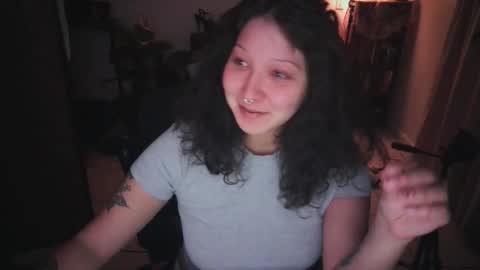 Snapshot of etherealhazy chatting on 11/14/25, 02:10 etherealhazy online show from 11/14/25, 02:10