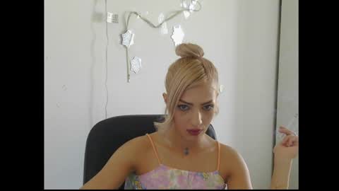 Snapshot of etherealuxx chatting on 05/20/26, 08:20 Serena online show from 05/20/26, 08:20