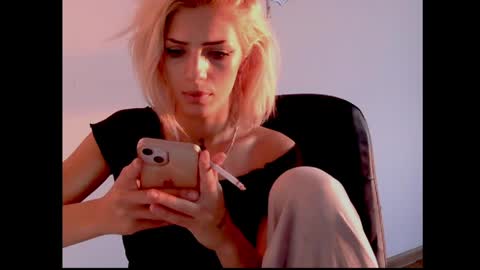 Snapshot of etherealuxx chatting on 06/02/26, 05:59 Serena online show from 06/02/26, 05:59