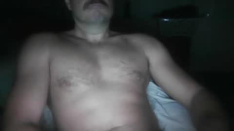 Snapshot of etim33 chatting on 09/22/25, 10:50 etim33 online show from 09/22/25, 10:50