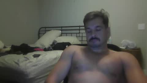 Snapshot of etim33 chatting on 10/07/25, 02:31 etim33 online show from 10/07/25, 02:31