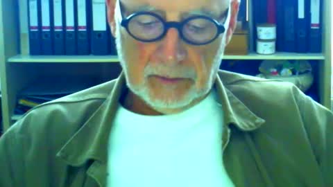 Snapshot of etonne chatting on 09/24/25, 10:18 etonne online show from 09/24/25, 10:18