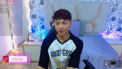 Snapshot of ette_tay chatting on 09/13/25, 03:17 ette online show from 09/13/25, 03:17